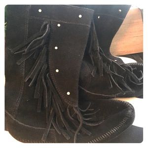 Minnetonka fringe boots